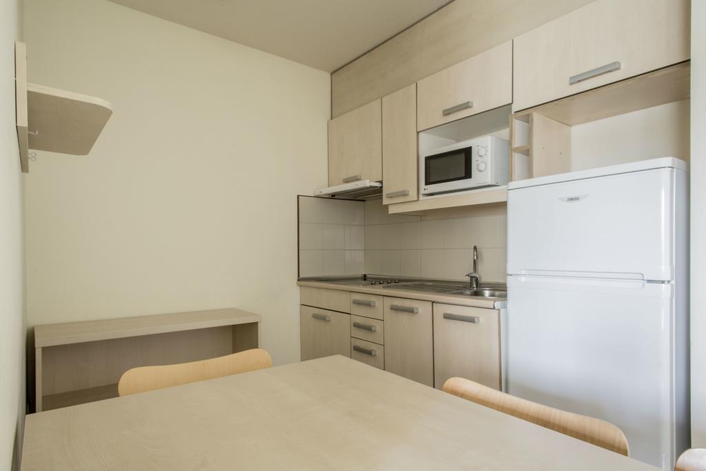 Residencia Universitaria Resa Los Abedules Pamplona Exteriér fotografie