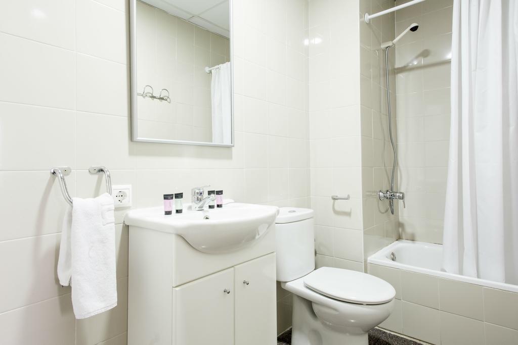 Residencia Universitaria Resa Los Abedules Pamplona Exteriér fotografie