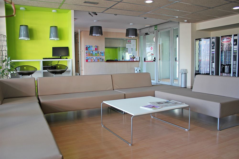 Residencia Universitaria Resa Los Abedules Pamplona Exteriér fotografie